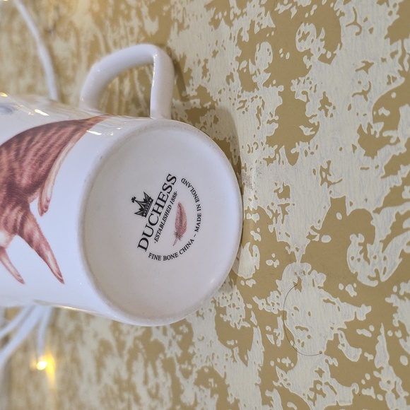Duches Fine Bone China Cute Cat Mug with Feather Design 8oz - Picture 5 of 7